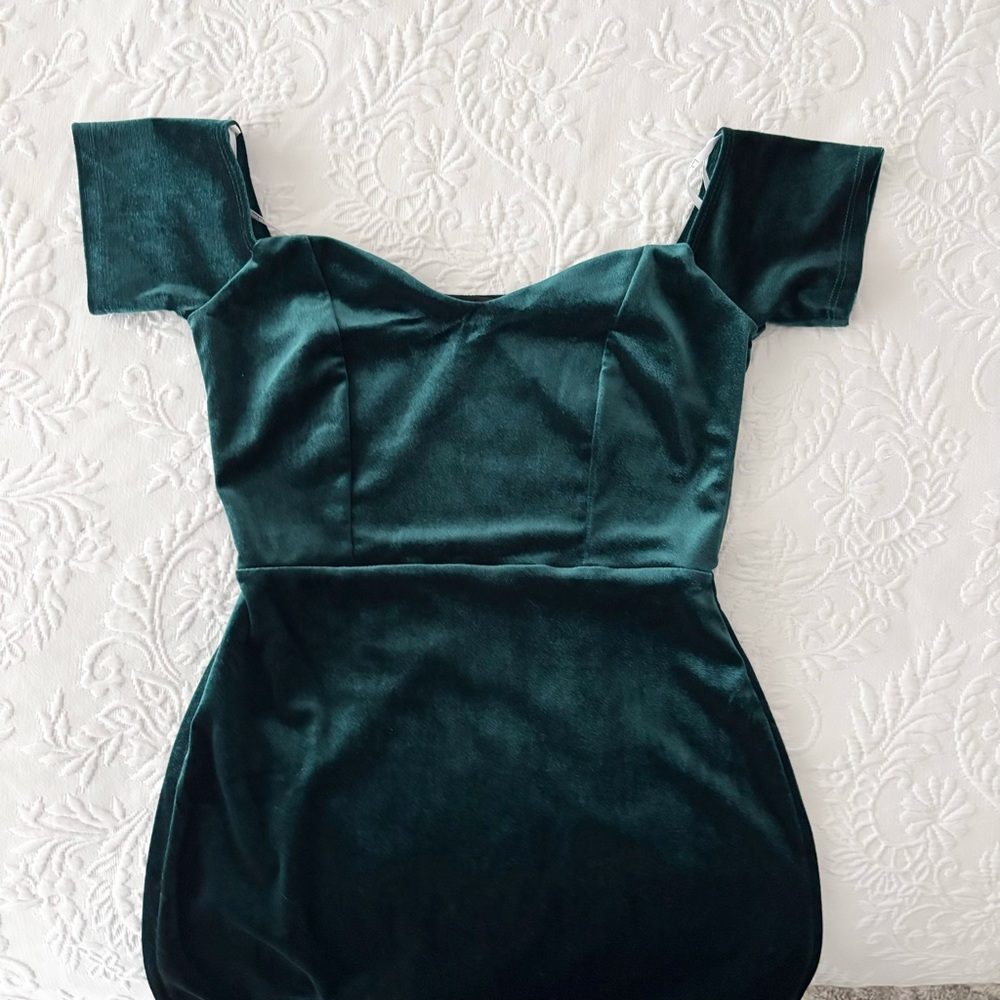 NWOT Lulus How Much I Care Emerald Green Velvet Off-the-Shoulder Midi Dress - Picture 3 of 8